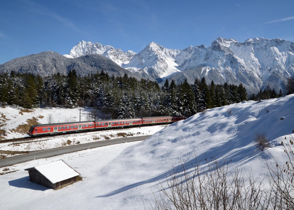 Eine RB nach Mnchen am 16.03.2013 bei Klais.