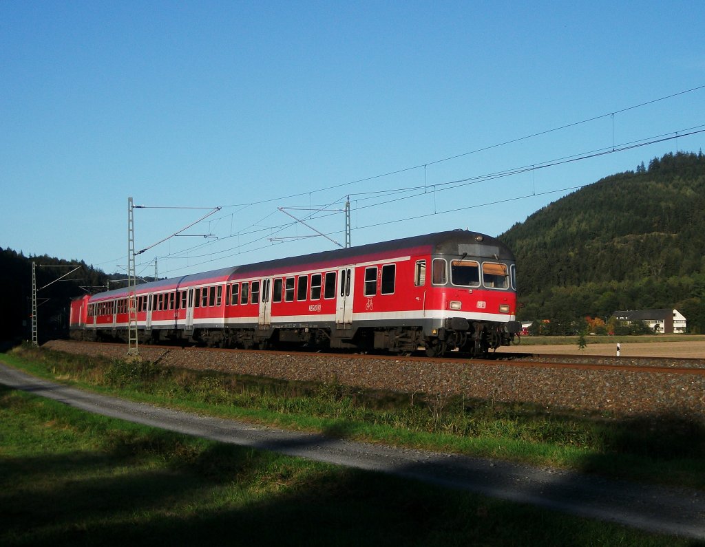 Eine RB von Saalfeld(S) nach Bamberg ist am 30.September 2011 bei Pressig unterwegs.