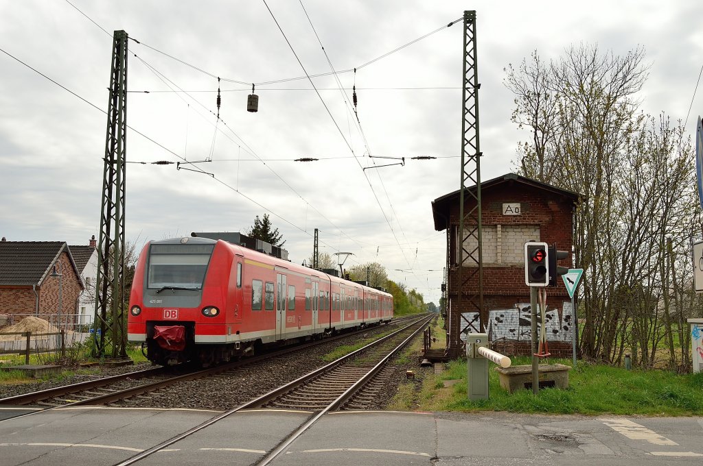 Eine RB33 kurz vorm B Lerchenfeldstrae in Anrath. 28.4.2013