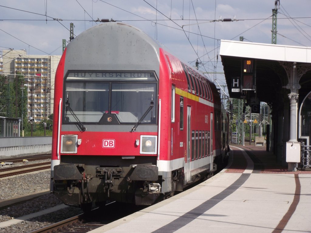 Eine Regionalbahn nach Hoyerswerda steht am 10. Juli 2011 im Dresdener Hbf.