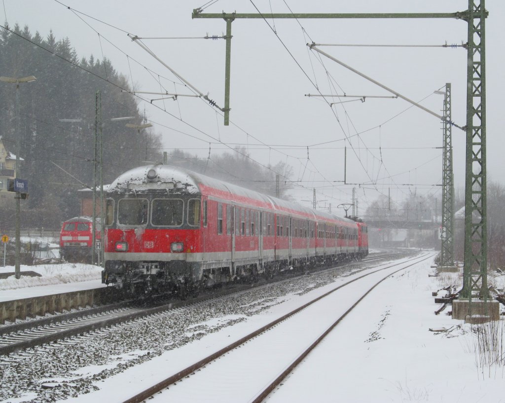 Eine Regionalbahn nach Saalfeld verlsst am 23. Februar 2013 den Bahnhof Kronach.
