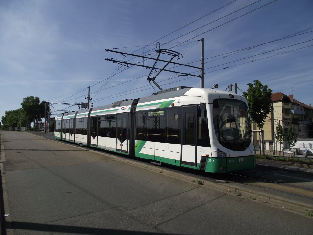 Eine RNV Variobahn am 29.05.11 in Mannheim 