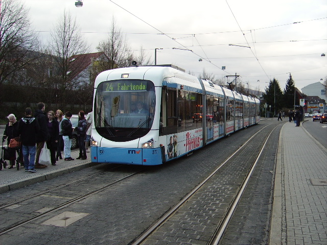 Eine RNV Variobahn in Handschusheim am 05.02.11