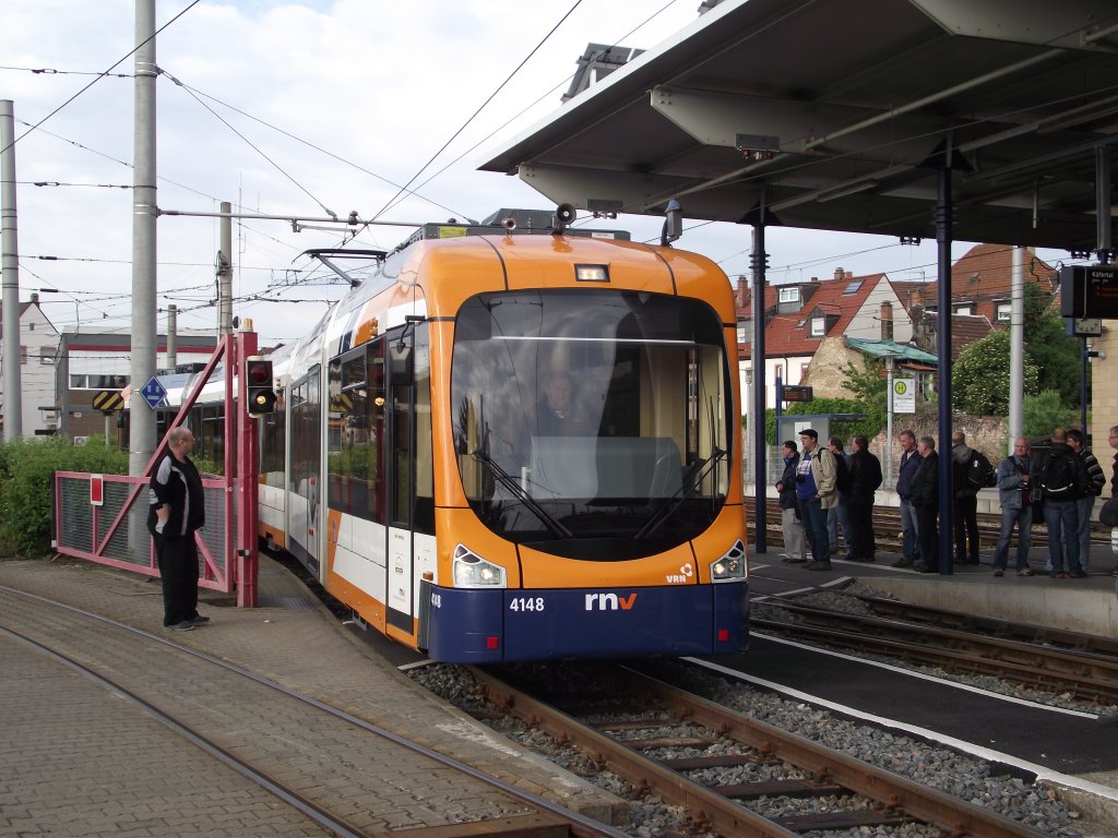 Eine RNV Variobahn in Kfertal am 15.05.11