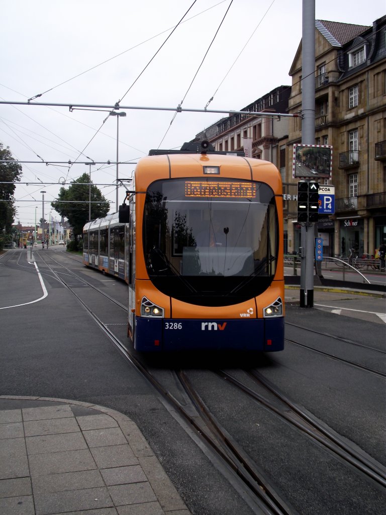 Eine RNV Variobahn (RNV8) auf Betriebsfahrt am 31.07.11