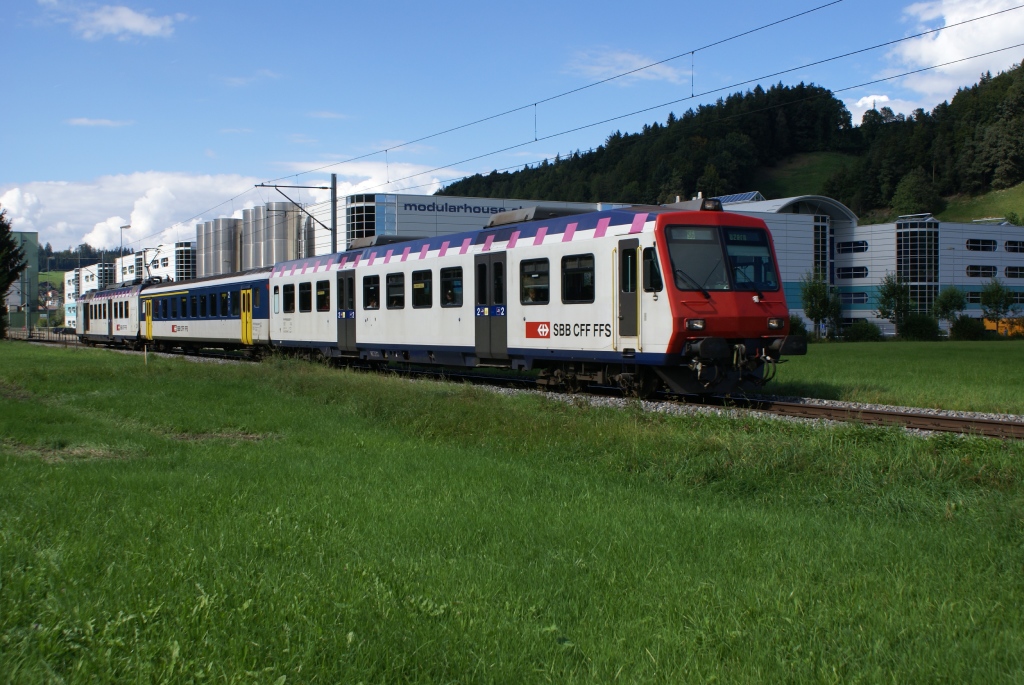Eine S 6 nach Luzern verlsst am 10.9.10 Willisau.