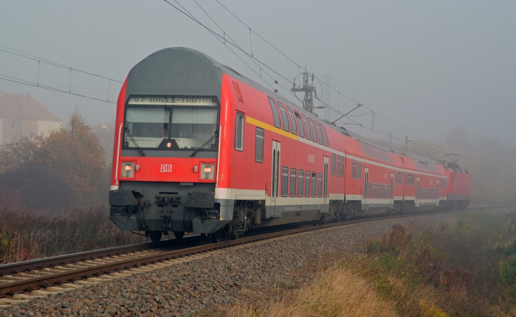 Eine S-Bahn aus Halle-Nietleben rollte am 21.10.12 durch Angersdorf in Richtung Hauptbahnhof.