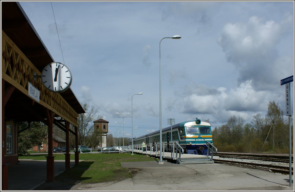 Eine scheinbar uns unbekannte Zeit: Estlands Bahnhfe unterscheiden sich oft von den uns hierzulande gewohnten Stationen.
Rapla den 07.05.2012