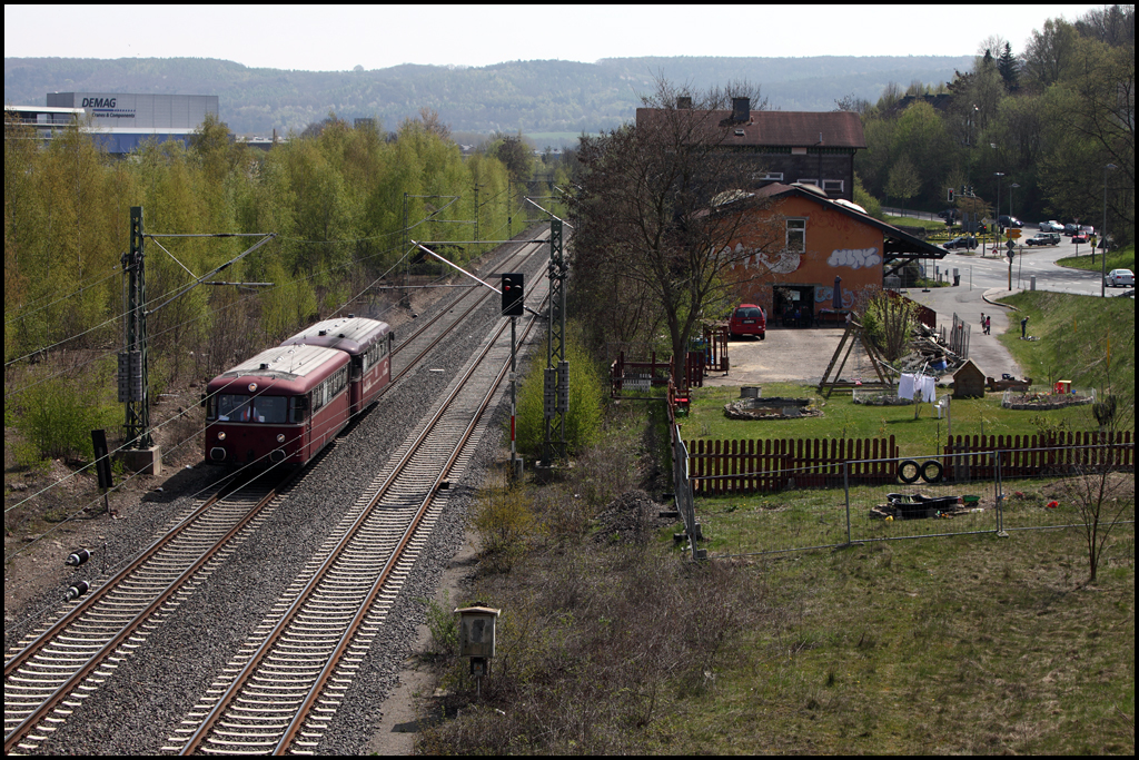 Eine Schienenbusgarnitur der Rurtalbahn ist von Hagen Hbf zurck nach Bochum-Dahlhausen unterwegs. Hier bei Wetter(Ruhr). (24.04.2010)