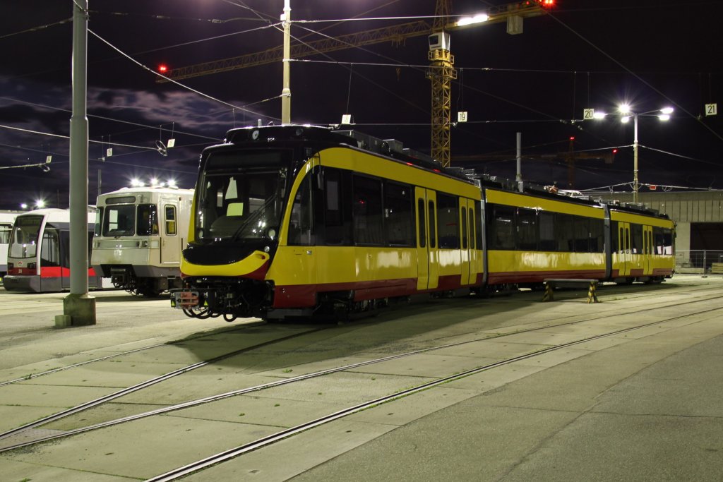 Eine Strassebahnganitur der Karlsruher Stadtwerke zugast in der Hw Simmering in Wien. Das Foto entstand wrend der Veranstalltung, Lange Nacht der Wr Stadtwerke; am 05.05.2012
