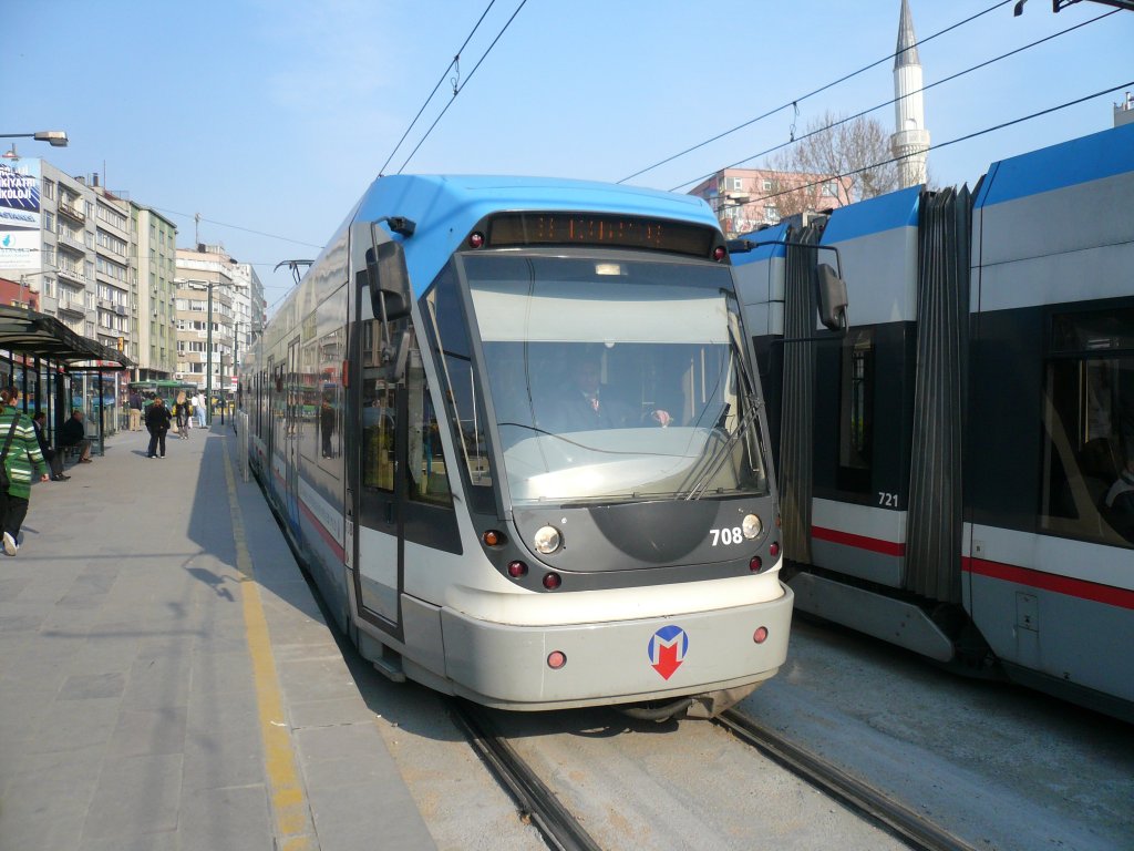 Eine Straenbahn am 10.4.2009 in Istanbul