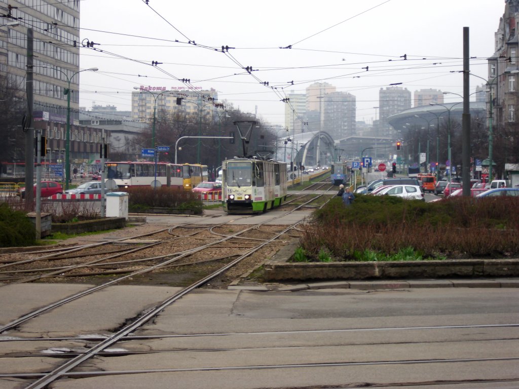 Eine Straenbahn in Katowice Rynek.