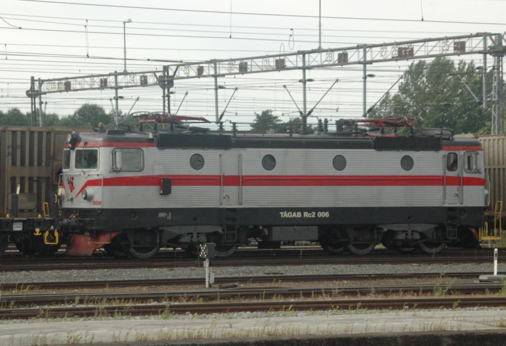 Eine Tagab Rc 2 006 steht in Hamar/Norwegen auf dem Gterbahnhof. Gesehen am 28.06.2011.