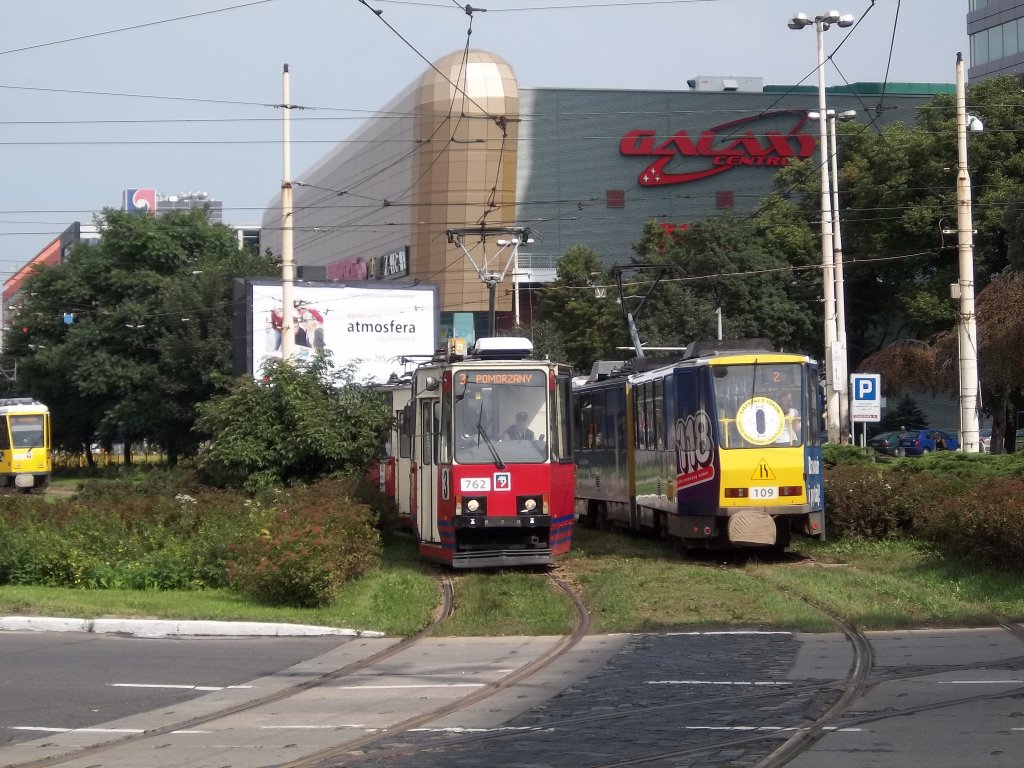 Eine Tram vom Typ 105N und KT4D treffen sich am Plac Rodla.
15.08.2010

