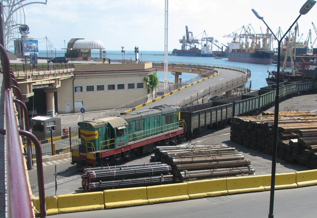Eine TschM 33 rangiert im Hafen von Odessa, 30.06.08