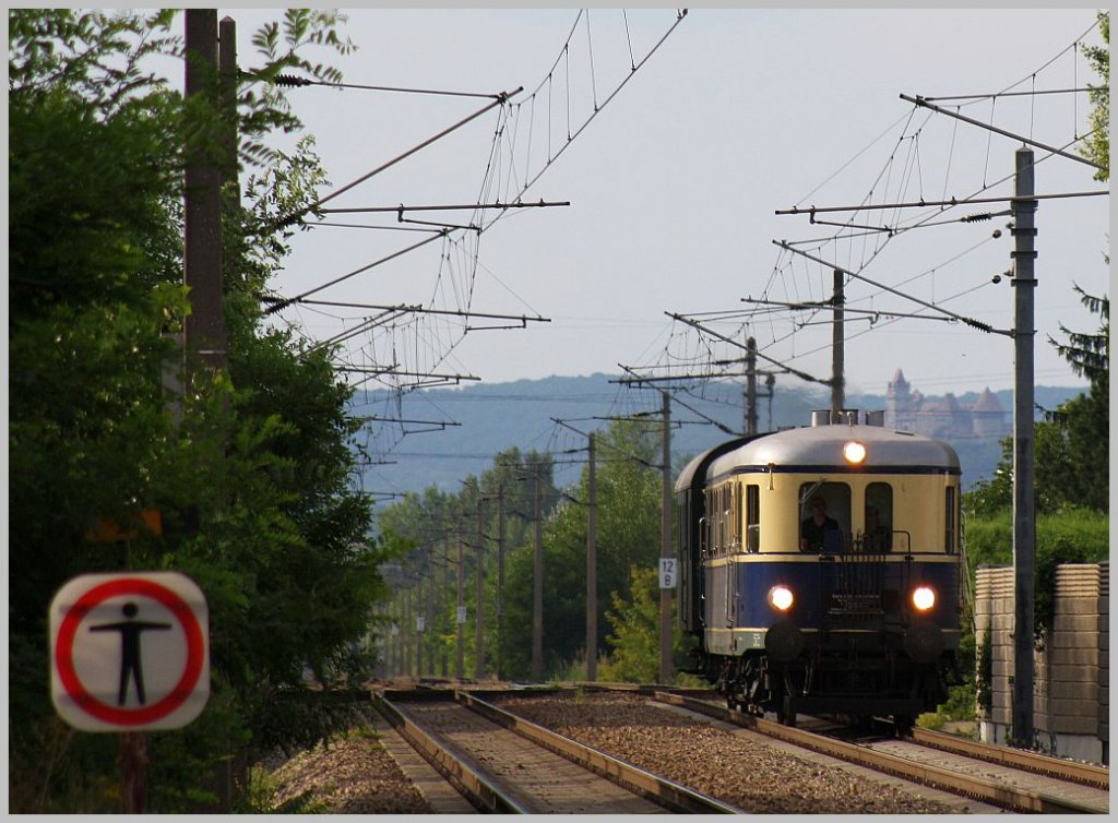 Eine berraschung im Ernstbrunner Nostalgierverkehr stellte vergangenes Wochenende der 5042 14 dar. Hier als REX 7399 bei Bisamberg; 14.08.11