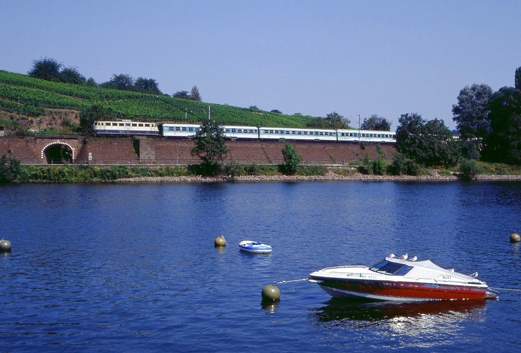 Eine unbekannte 110 bei Koblenz Lay, 09.08.1997, RE 3963.
