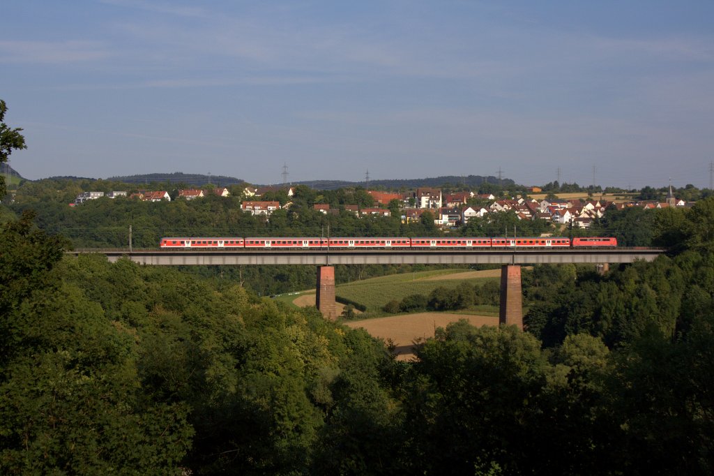 Eine unbekannte 111 mit ihrem Regionalexpress am 15.08.2012 in Neustadt-Hohenacker.
