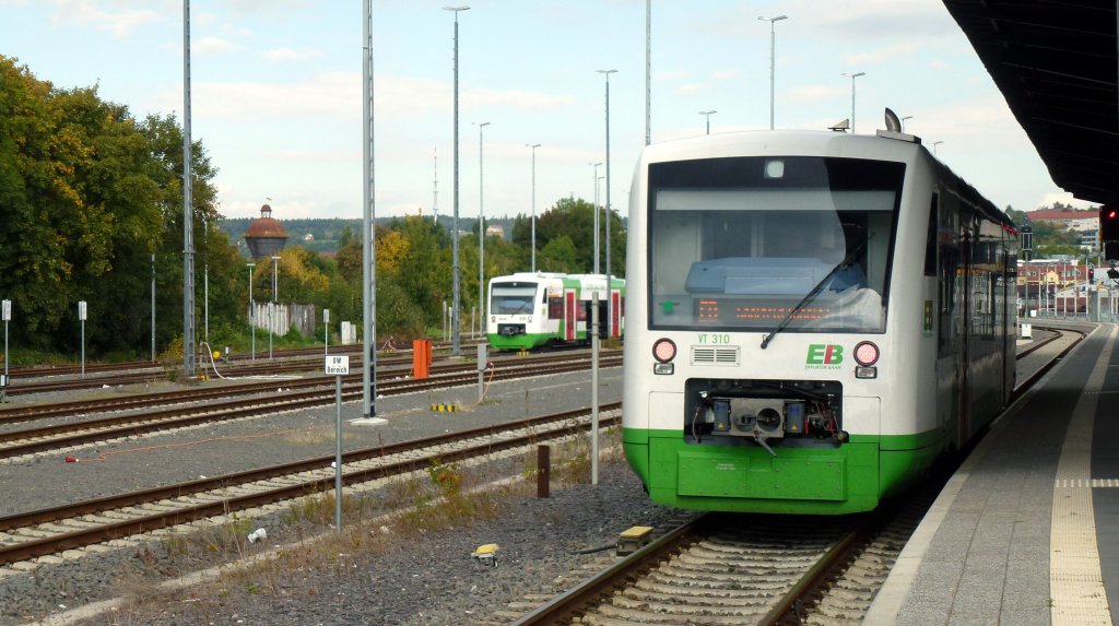 Eine VT310 der EB Erfurter Bahn in Gera. Im Hintergrund eine VT319 der Elster Saale Bahn auf dem Abstellgleis. Foto 29.09.2012