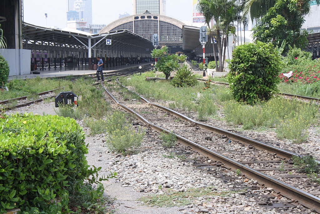 Eine weitere  Federungs-Teststrecke  im Bf. Hua Lamphong; 09.Mai 2012. 

