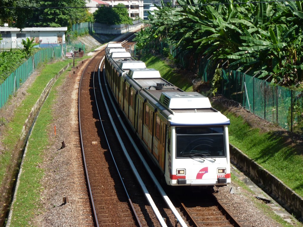 Eine Zug der Rapid KL am 17.4.2011 auf dem Weg von Sentul Timur nach Ampang.