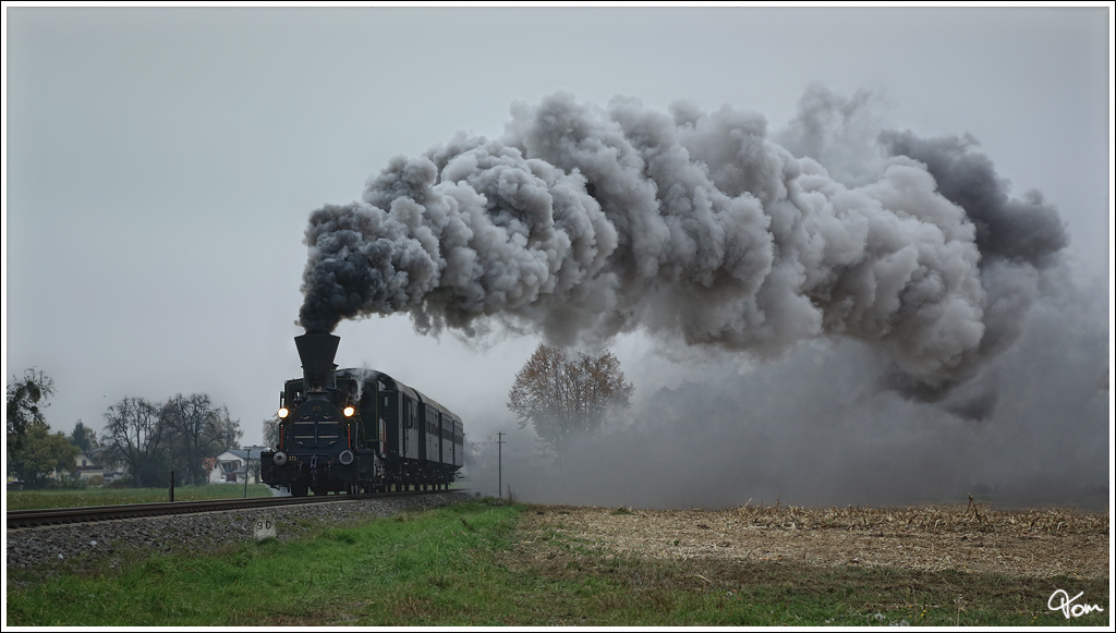 Einen Dampfsonderzug zum Liebocher Wandertag gab es am 26.10.2012. Gezogen wurde der Zug von der dienstltesten Dampflok der Welt, der GKB 671.
Seiersberg 