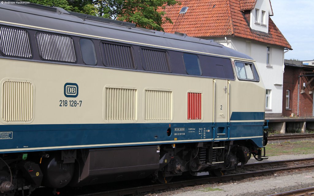 Einen kleinen Sch�nheitsfehler hat 218 128-7 noch. Korbach 2.9.12