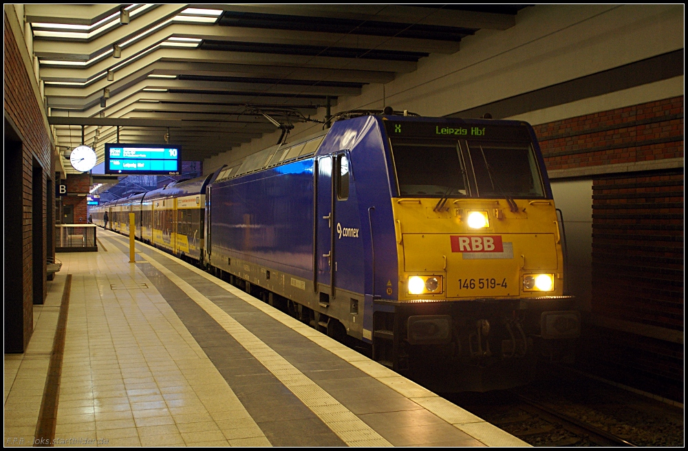 Einen lngeren Aufenthalt hatte RBB 146 519-4 mit dem X 68902 nach Leipzig Hbf am 30.01.2011 in Berlin Gesundbrunnen.