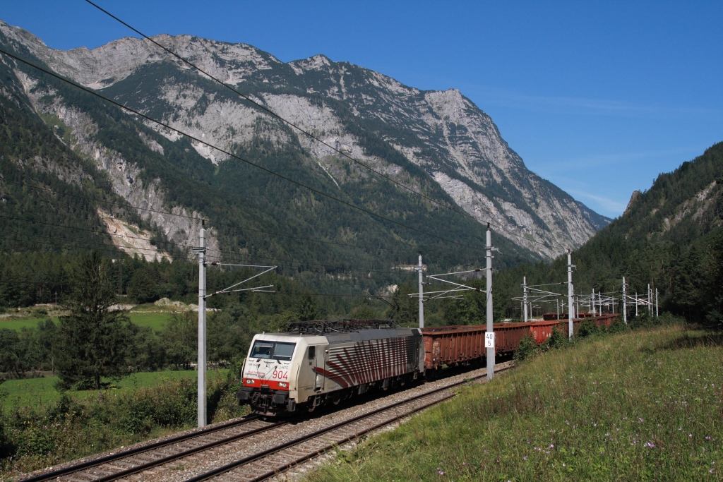 Einen weiterer Brennerumleiter, beladen mit Schrott, befrderte 189.904 Richtung Tauern. Tenneck, 07.09.2012