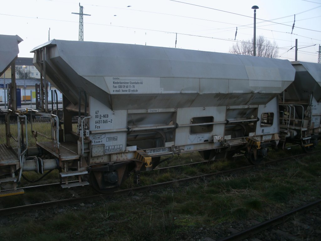 Einer von elf Schotterwagen Bauart Fcs,am 22.November 2011,in Bergen/Rgen.