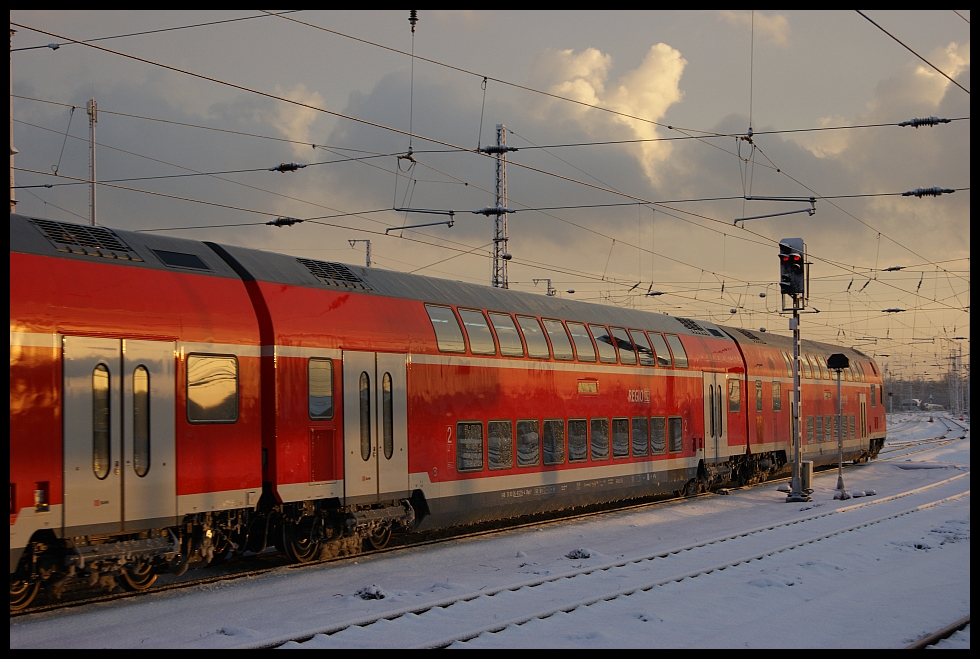 Einer der neuen Dostos die jetzt auf dem RE11 unterwegs sind, hier am 17.12.2010 in Duisburg Hbf