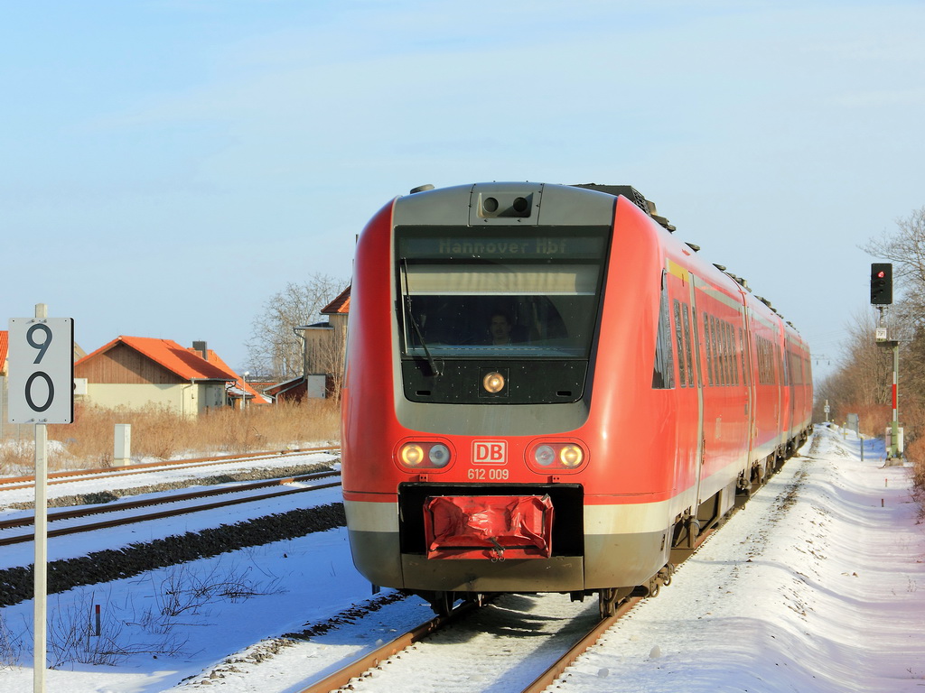 Einfahrt 612 009  mit 612 011 am 28.01.2013 als RE 3608 in Wernigerode zur Weiterfahrt nach Hannover Hauptbahnhof.