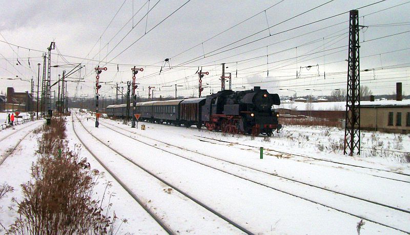 Einfahrt von 65 1049 im Chemnitzer Hbf am 11.12.2010