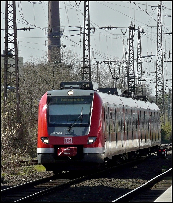 Einfahrt des 422 582-7 in den Hauptbahnof von Essen am 02.04.2011. (Hans)