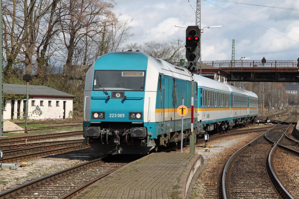 Einfahrt eines  ALEX  in den Hbf.Lindau.13.04.13

