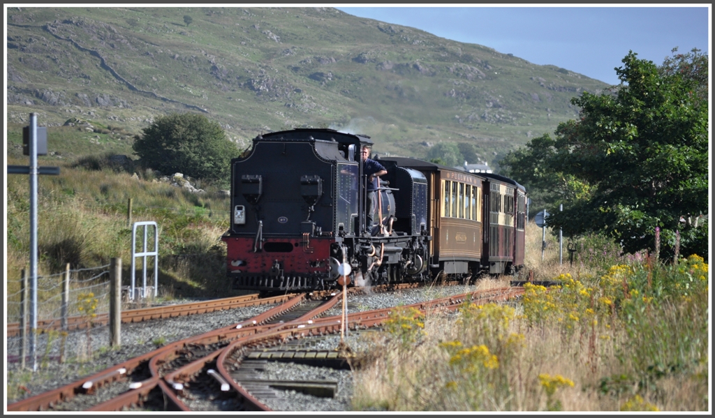 Einfahrt in die Kreuzungsstation Rhyd Ddu. (04.09.2012)
