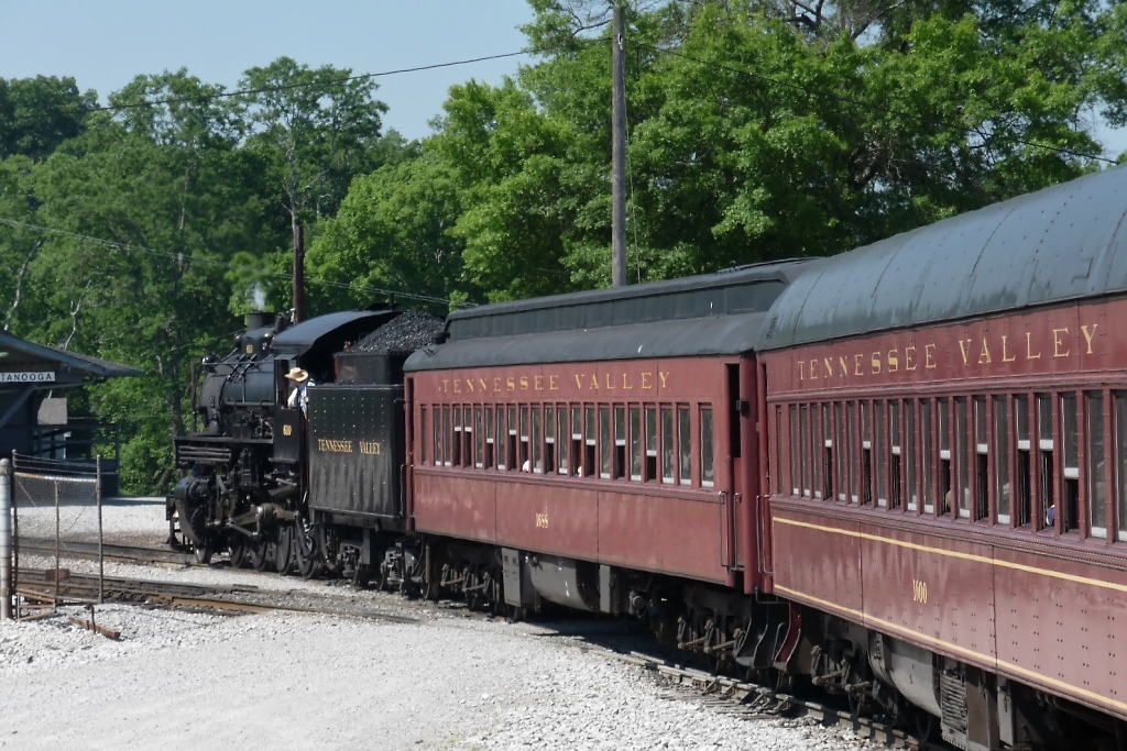 Einfahrt der TVRM #610 in die Station East Chattanooga (30.5.09).