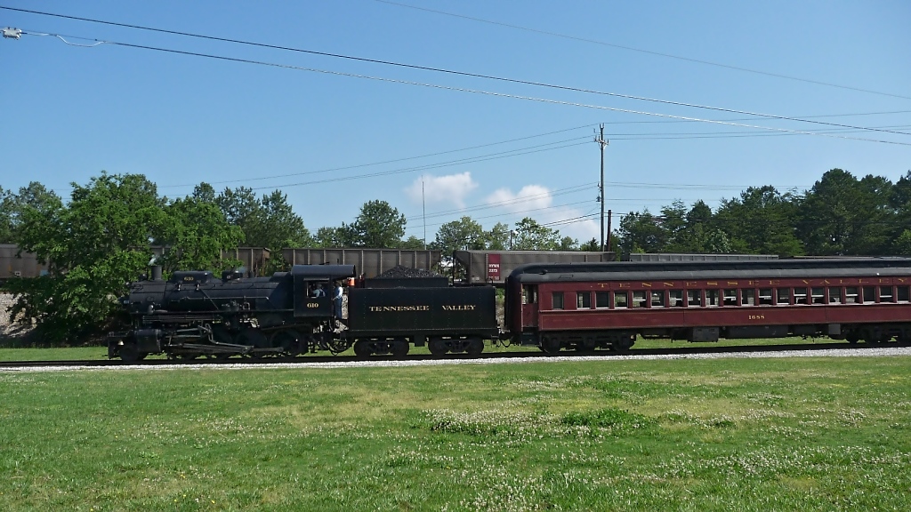 Einfahrt der TVRM #610 in die Station Grand Junction (Chattanooga, 30.5.09).