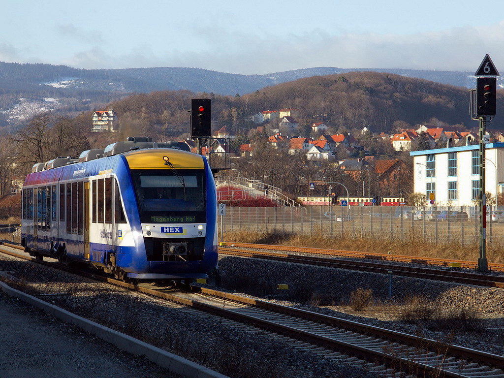 Einfahrt VT 803 nach Magdeburg Hauptbahnhof  als HEX80929 in den Bahnhof Wernigerode am 20. Februar 2012. 