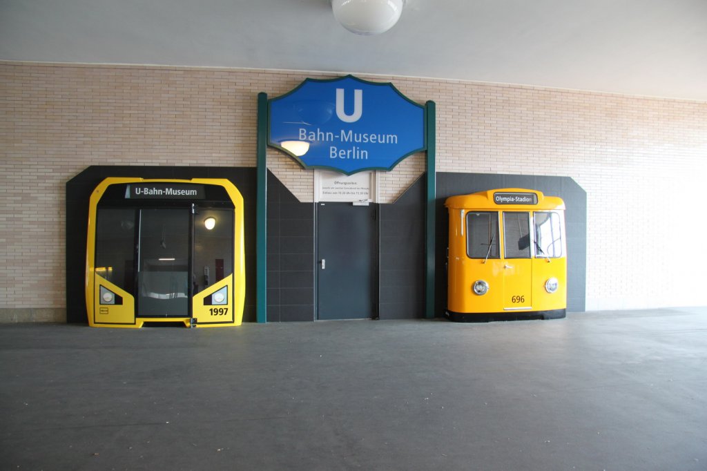 Eingang zum Berliner U-Bahnmuseum im U-Bhf.Olympia Stadion.19.06.12