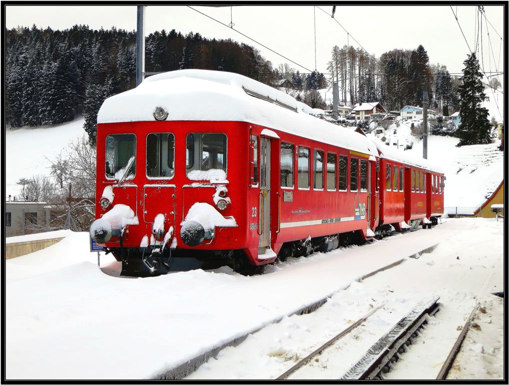 Eingeschneiter ABDeh 2/4 23 samt Bt in Heiden. (10.12.2012)