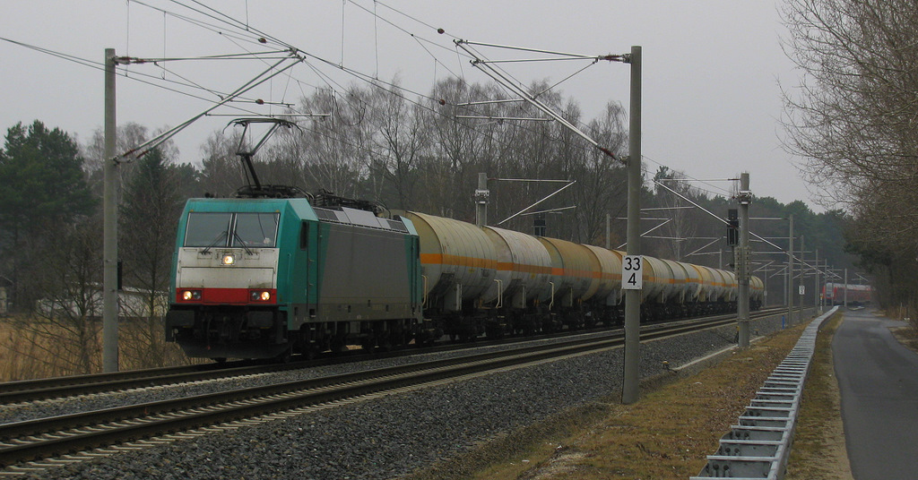 Einige Stunden spter, ebenfalls am 10.03.2012, kam noch ein 98580 von Kaltenkirchen(Grenze) nach Frankfurt(Oder) Oderbrcke(Grenze) gezogen von 186 129 (ex OHE-Lok) im Einsatz fr Crossrail.