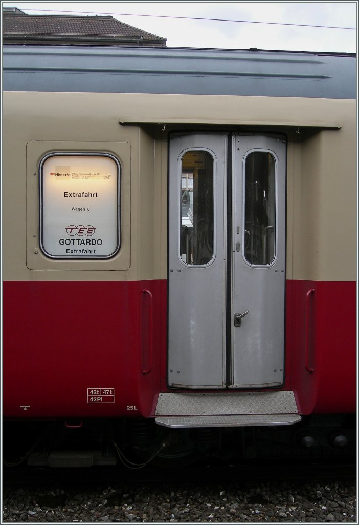 Einladend: Die schlichten, und doch noblen Tren des RAe TEE II. 
Lausanne, den 9. April 2013