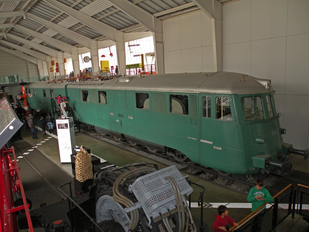 Einst war sie die strkste Lokomotive der Welt, die Ae 8/14 mit der Betriebsnummer 11852. Heute kann sie im Verkehrshaus Luzern bewundert werden. Die Aufnahme stammt vom 17.04.2012.