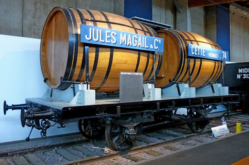 Eisenbahnmuseum Mhlhausen (Mulhouse), Weintransportwagen, Sept.2012 