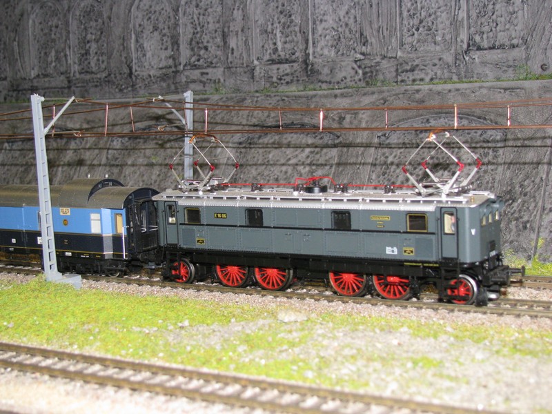 El-Lok E 16 06 der DR in H0, Hohenfichte 06.06.2010