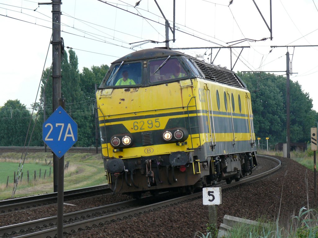 Elegant legt sich hier 6295 in die Kurve auf der grossen Schleife bei Ekeren. Aufgenommen am 13/08/2010.