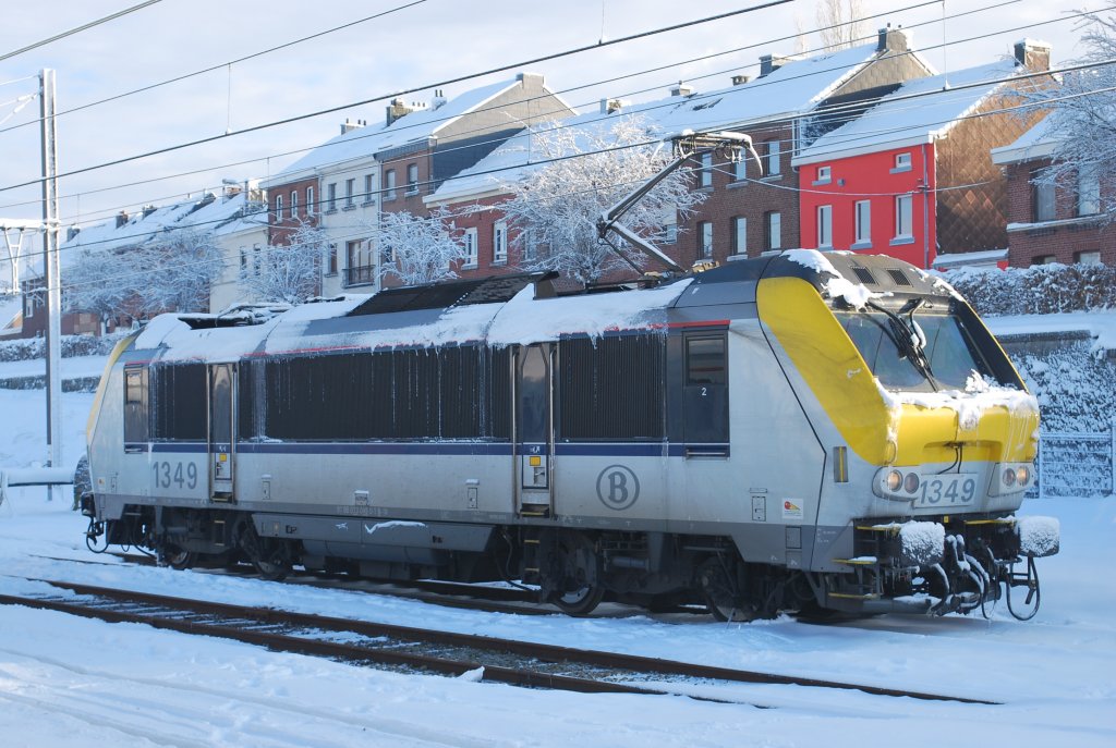 Elektrolok 1349 rangiert im Bhf Welkenraedt (20. Dezember 2010)