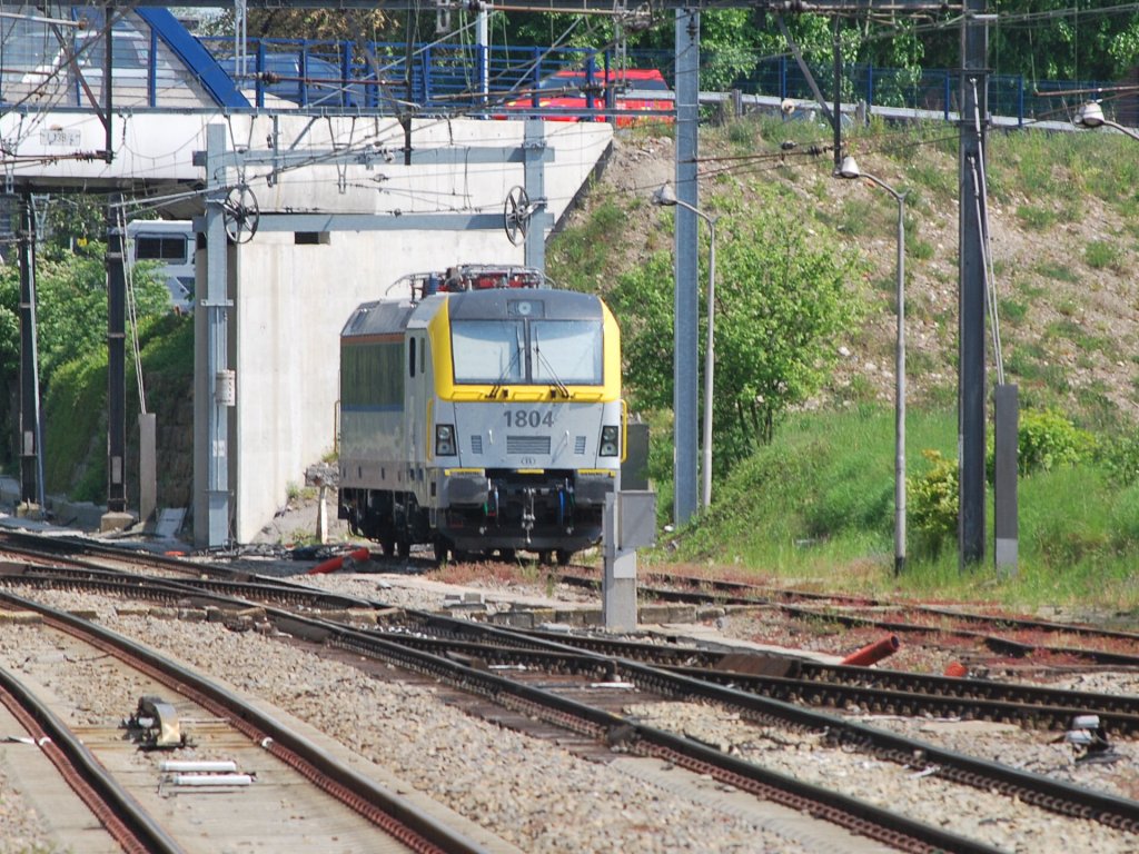 Elektrolok 1804 wartet im Bhf Welkenraedt auf weitere Testfahrten (7. Mai 2011).