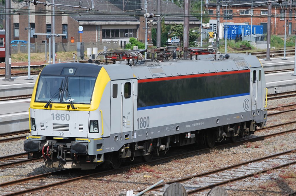 Elektrolok 1860 (EuroSprinter) wartet im Bhf Welkenraedt auf weitere Testfahrten (11. Mai 2011).